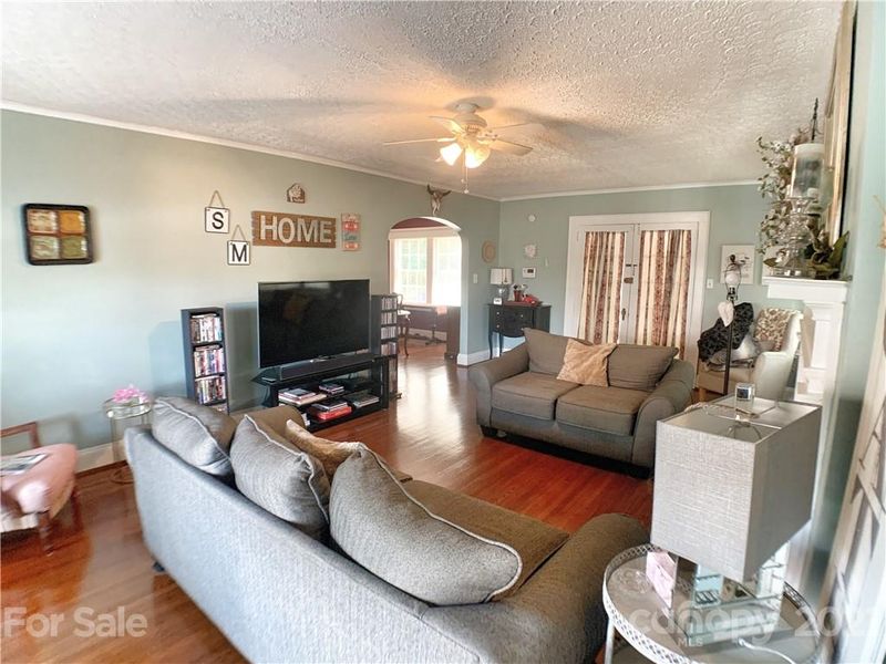 516 N Aspen St, Lincolnton, NC 28092