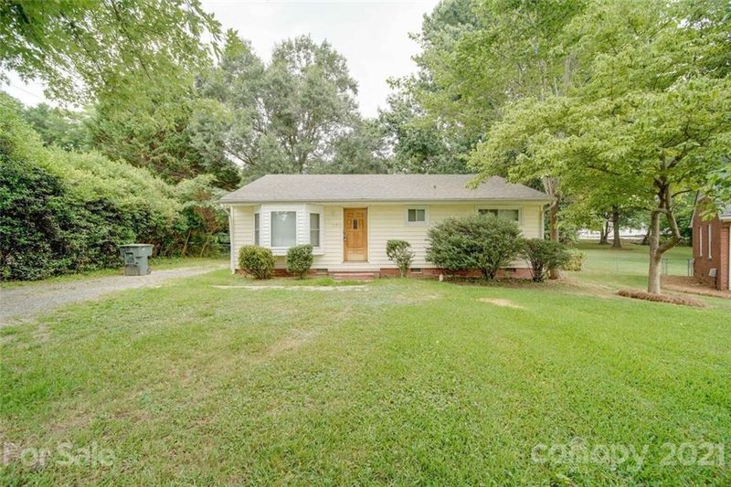 901 Summer Dr, Gastonia, NC 28052