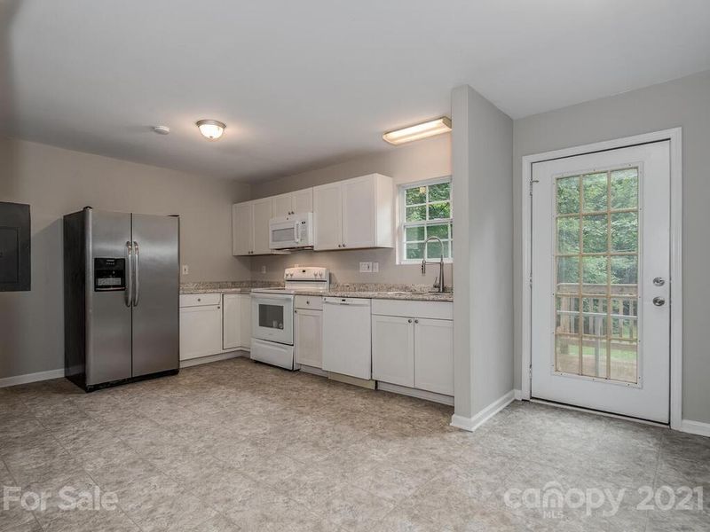 615 Vickery Dr, Charlotte, NC 28215