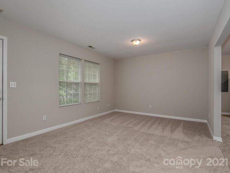 615 Vickery Dr, Charlotte, NC 28215
