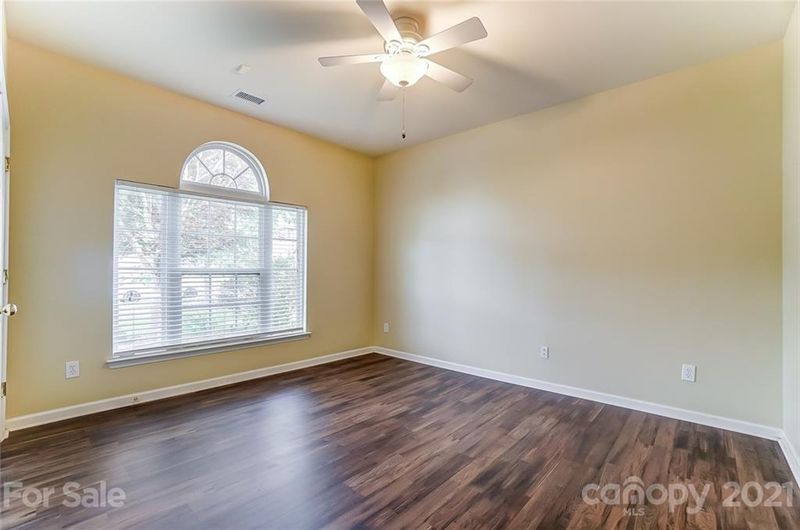 6017 Zinnia Dr, Matthews, NC 28104