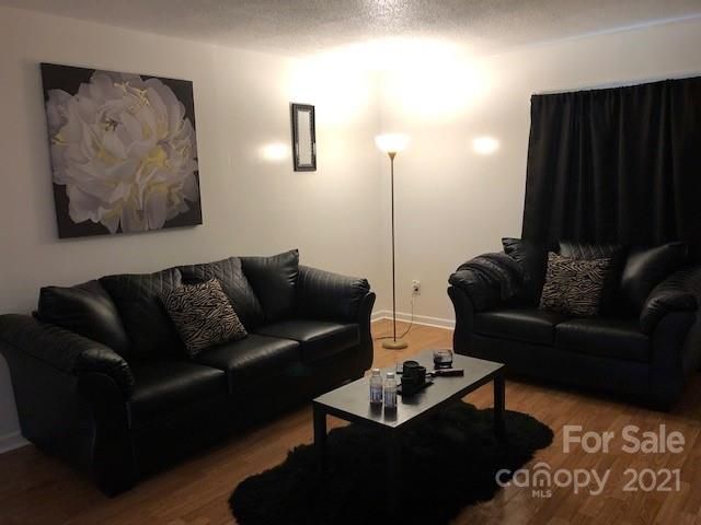 11 20th Ave NE, Hickory, NC 28601