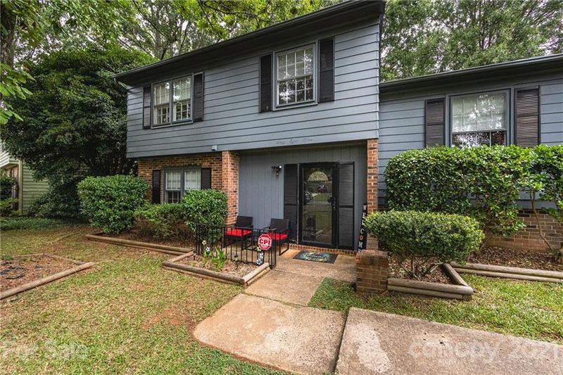 6815 Saddle Ridge Rd, Charlotte, NC 28212