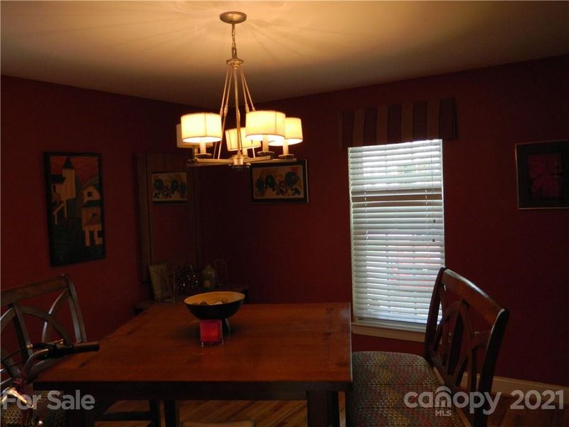 819 Pineborough Rd, Charlotte, NC 28212