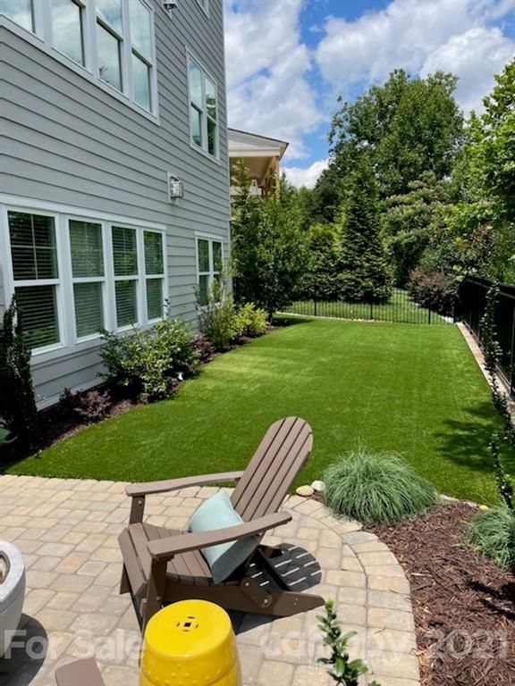 9010 Robbins Pond Rd, Cornelius, NC 28031