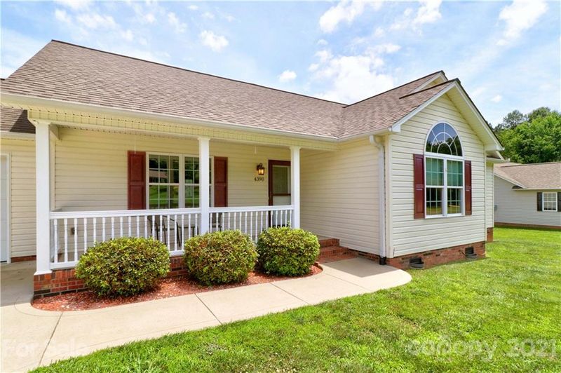 4390 Royal Oaks Dr, Lincolnton, NC 28092