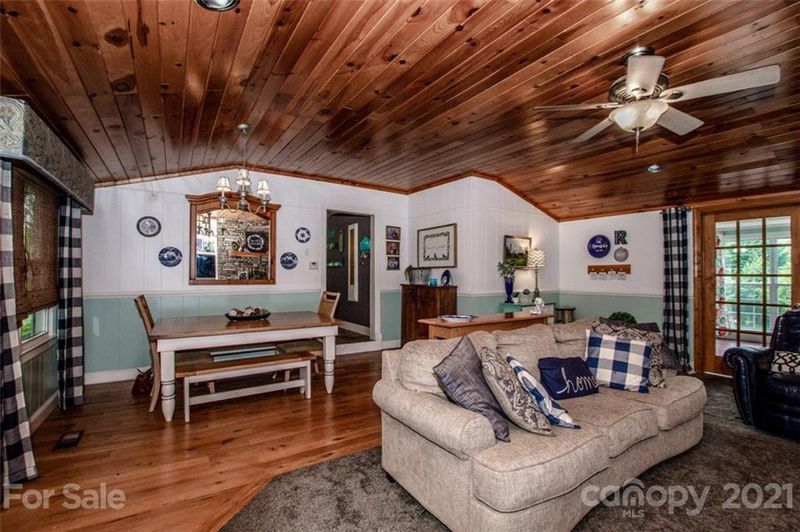 493 Ridgeway Ave, Statesville, NC 28677