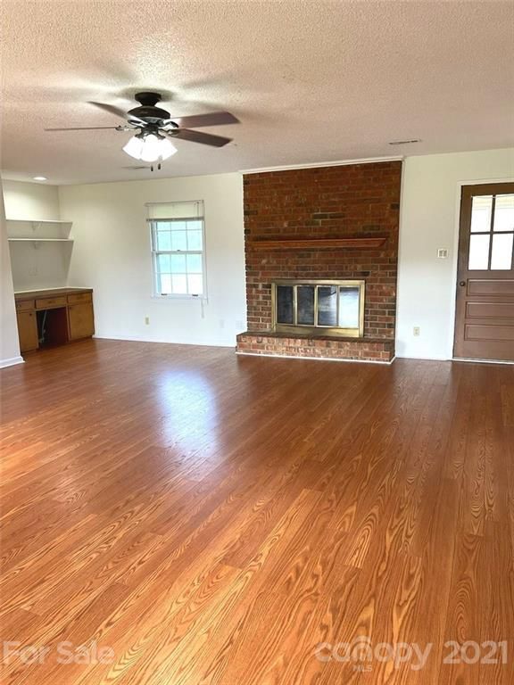 2414 Southbend Rd, Clover, SC 29710