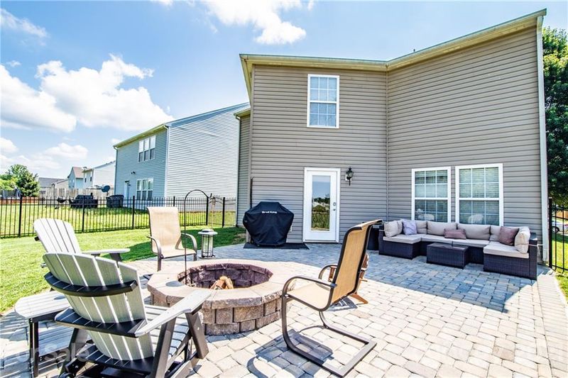 1610 Matthew Allen Cir, Kannapolis, NC 28081