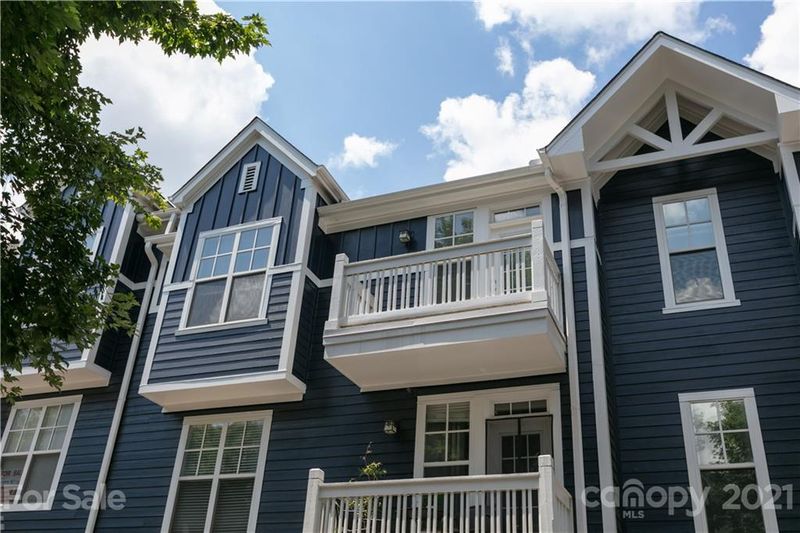 1564 Walnut View Dr, Charlotte, NC 28208