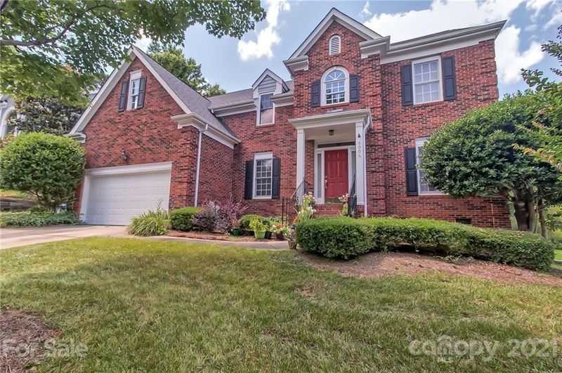 9006 Cameron Wood Dr, Charlotte, NC 28210
