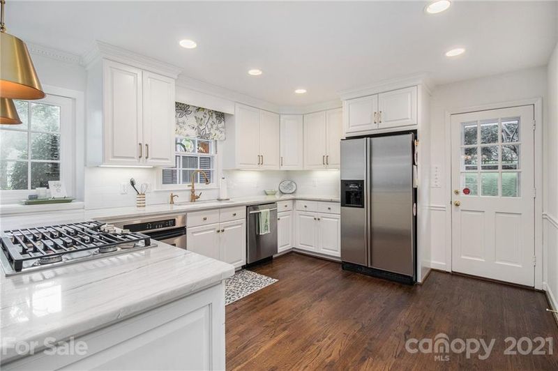 3931 Braxton Dr, Charlotte, NC 28226