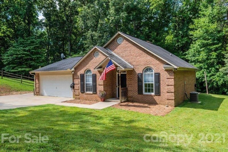 7340 Summitt Dr, Denver, NC 28037