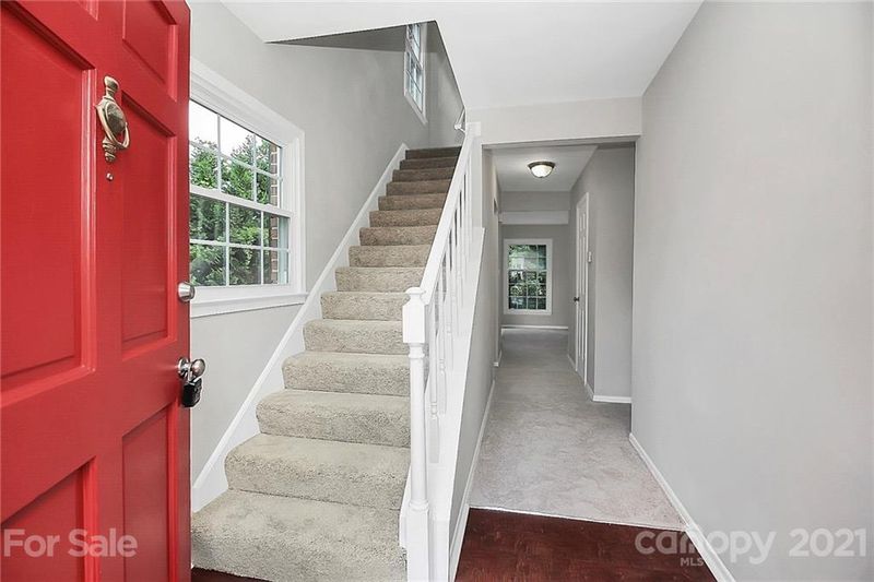 8342 Knights Bridge Rd, Charlotte, NC 28210