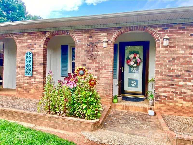 2541 11th Ave NE, Hickory, NC 28601
