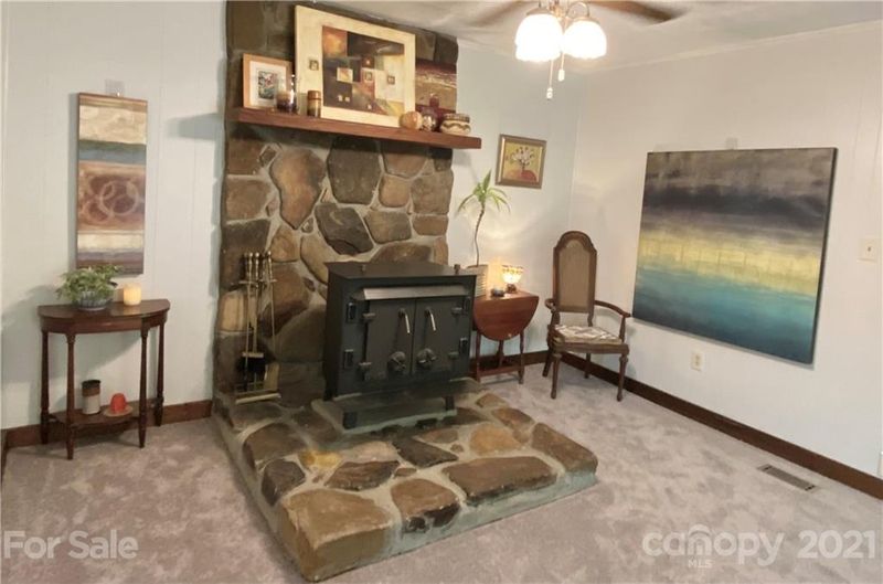 2541 11th Ave NE, Hickory, NC 28601