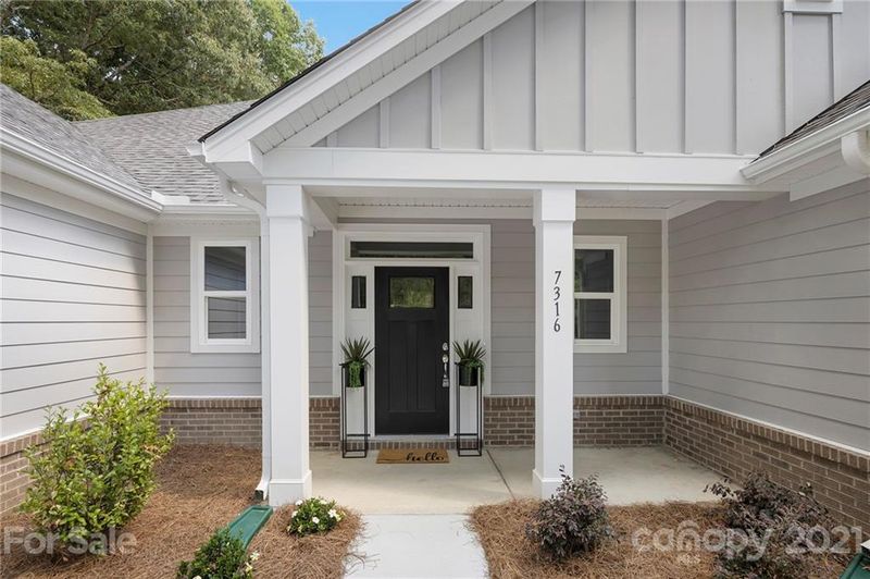 7316 Delta Lake Dr, Charlotte, NC 28215