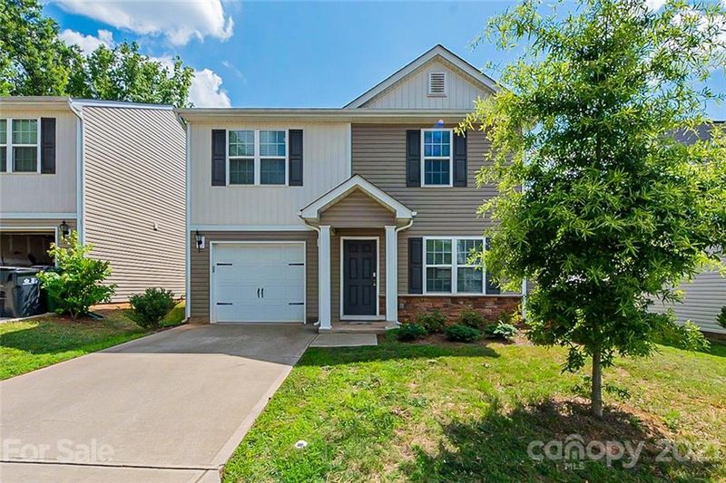 8008 Stevie Oaks Ln, Charlotte, NC 28215