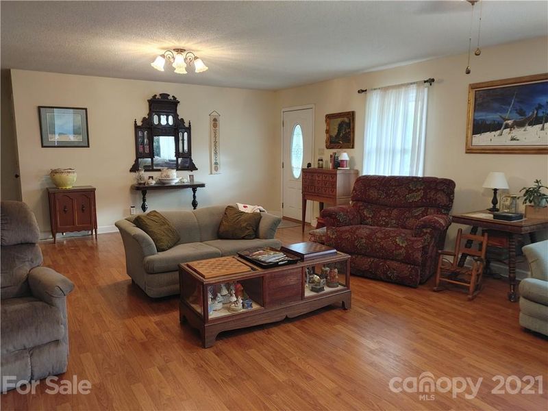 1092 Camp Creek Rd, Iron Station, NC 28080