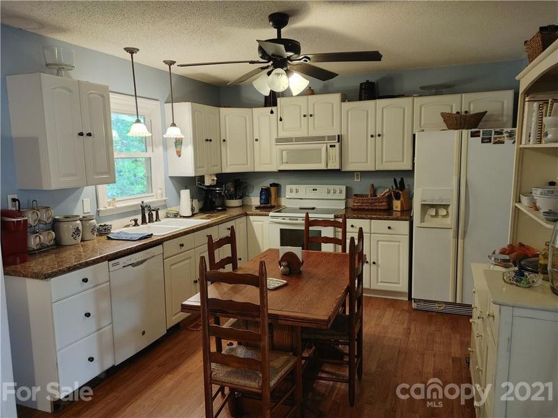 1092 Camp Creek Rd, Iron Station, NC 28080