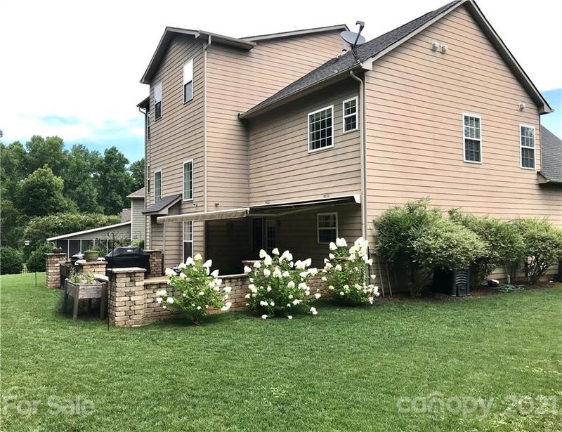 2112 Willowcrest Dr, Waxhaw, NC 28173