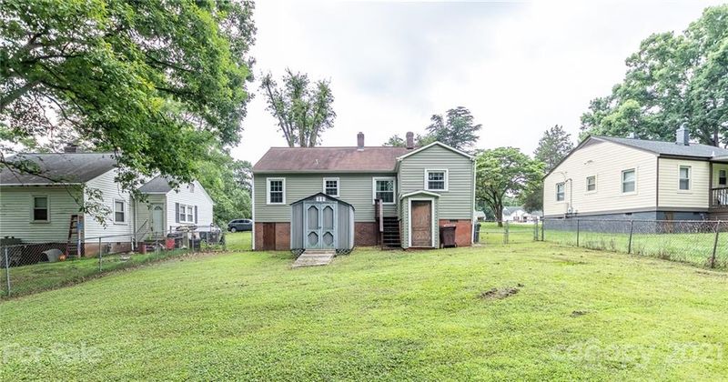 219 Parkwood Cir E, Stanley, NC 28164