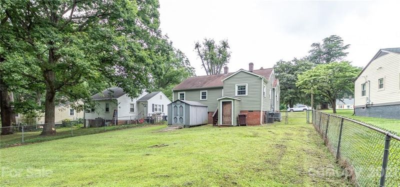219 Parkwood Cir E, Stanley, NC 28164