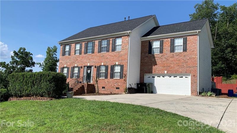 1207 Hidden Oaks Dr, Concord, NC 28025