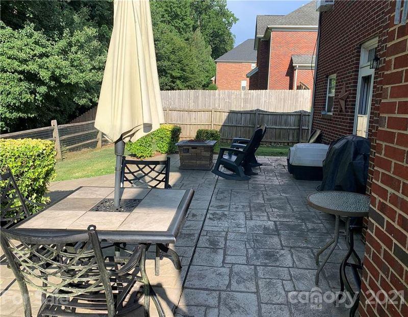 162 Winter Flake Dr, Statesville, NC 28677