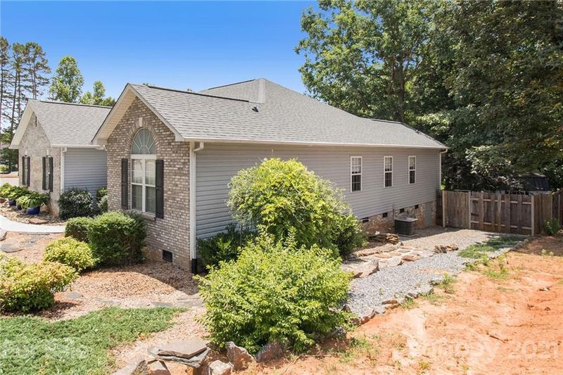 2729 Emperor St, Claremont, NC 28610