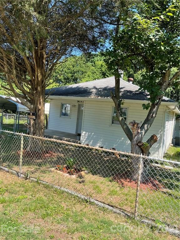 200 Winget Cir, Gastonia, NC 28054