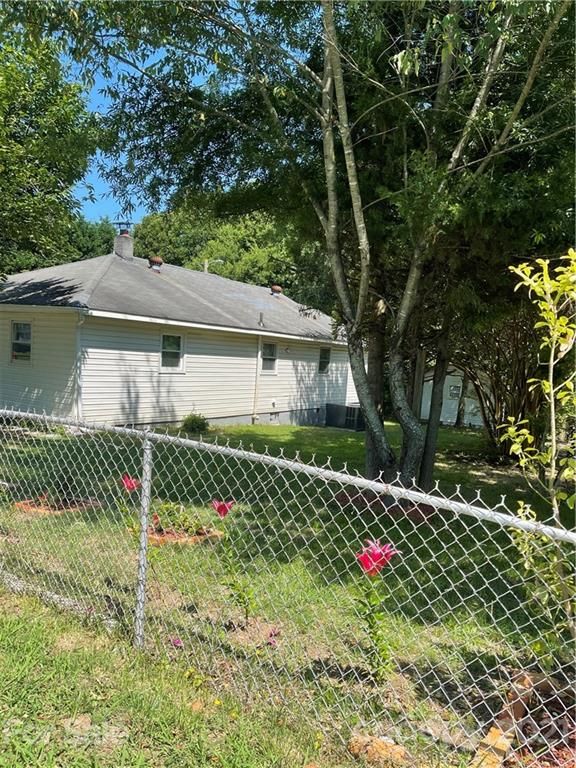 200 Winget Cir, Gastonia, NC 28054