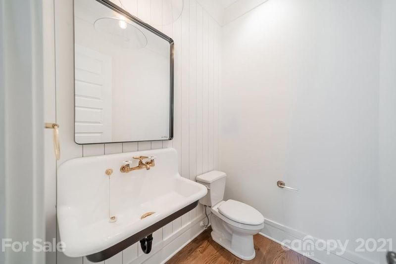 2141 E 5th St, Charlotte, NC 28204