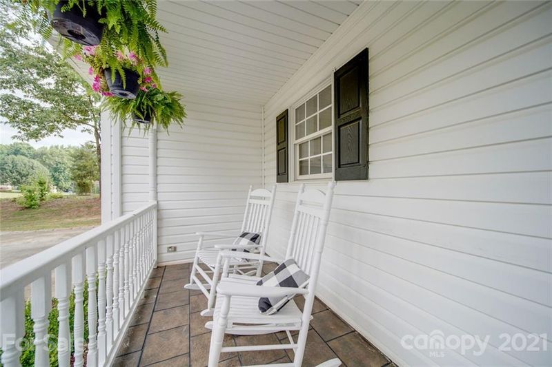 609 Stacy Ridge Rd, Gastonia, NC 28052