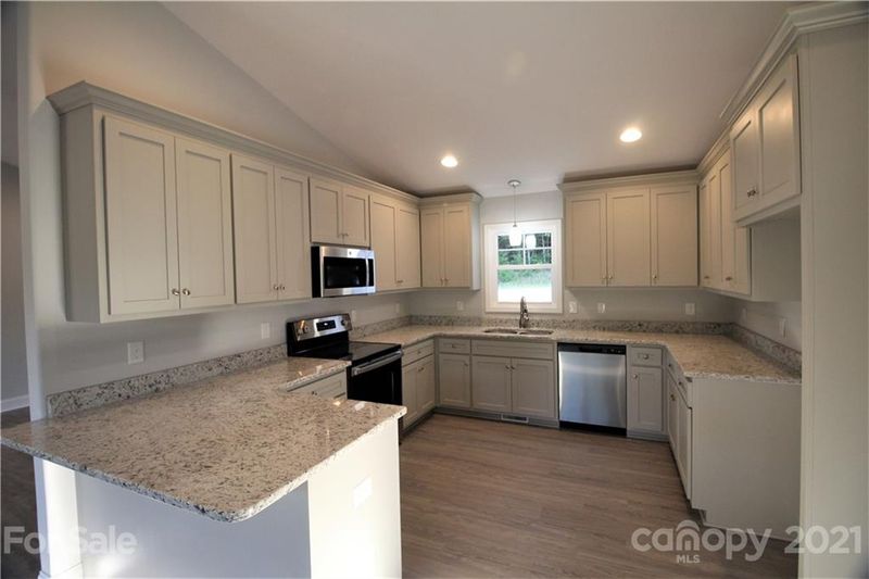 3847 Ritchie Rd, Lincolnton, NC 28092