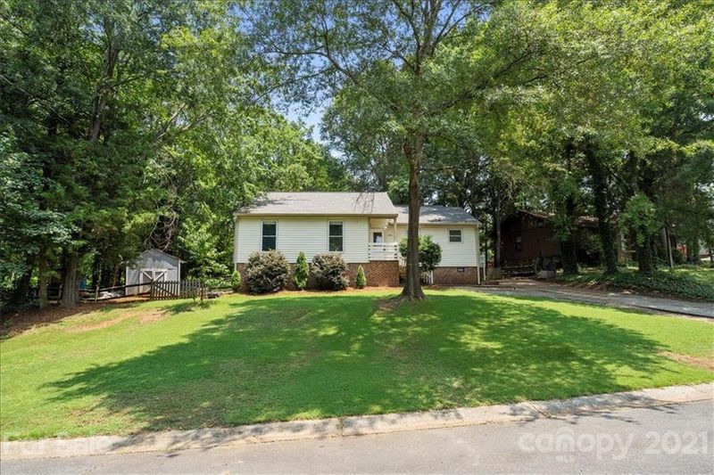 9331 Barkridge Rd, Mint Hill, NC 28227