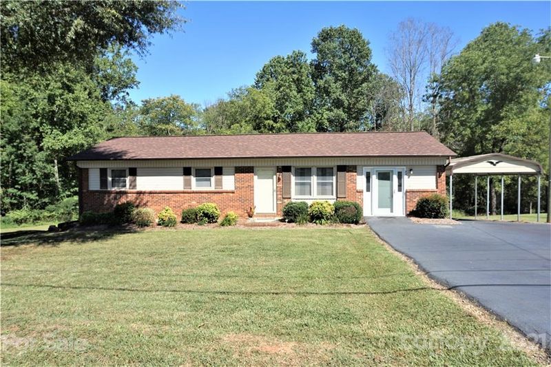 227 Shannonbrook Dr, Newton, NC 28658