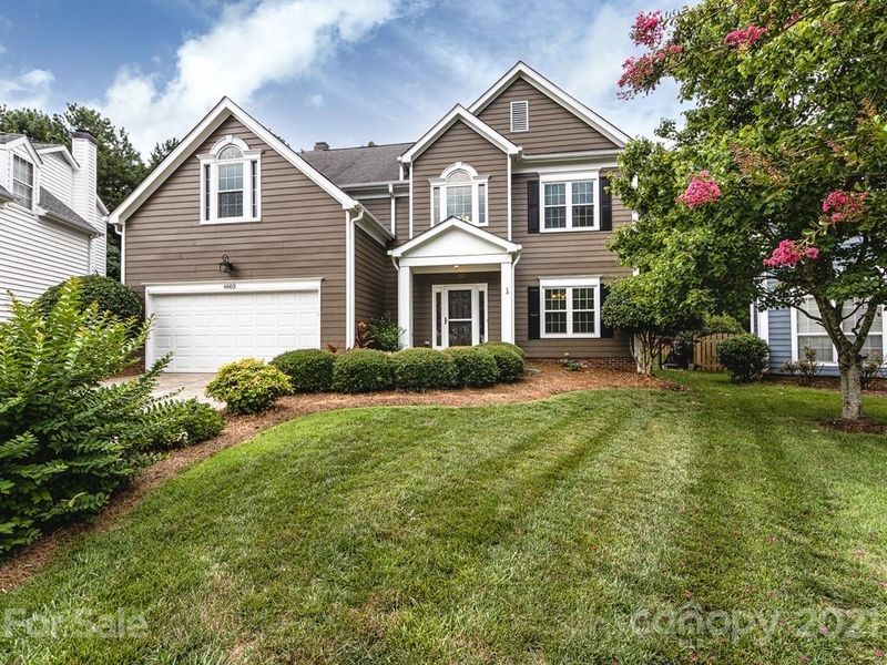 6603 Charter Hills Rd, Charlotte, NC 28277