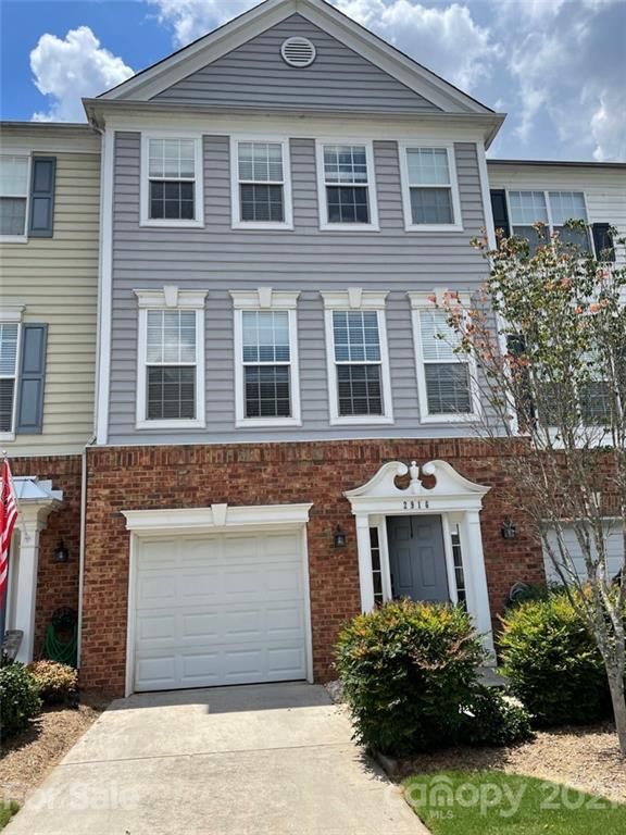 2916 Castleberry Ct, Charlotte, NC 28209