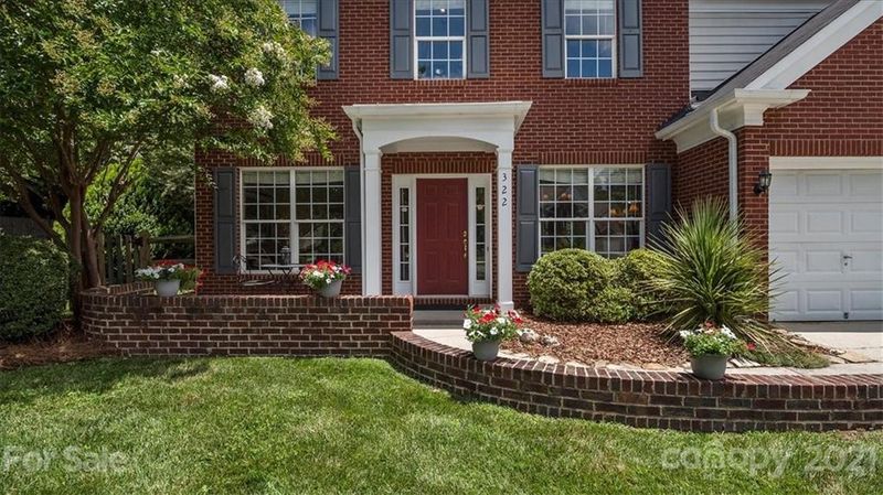 322 Matthews Estates Rd, Matthews, NC 28105