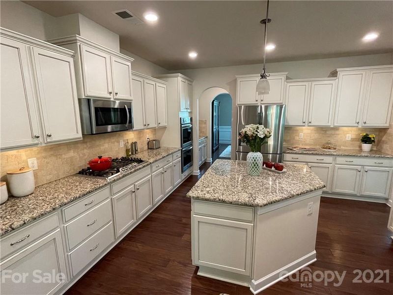 2304 Gallberry Ln, Waxhaw, NC 28173