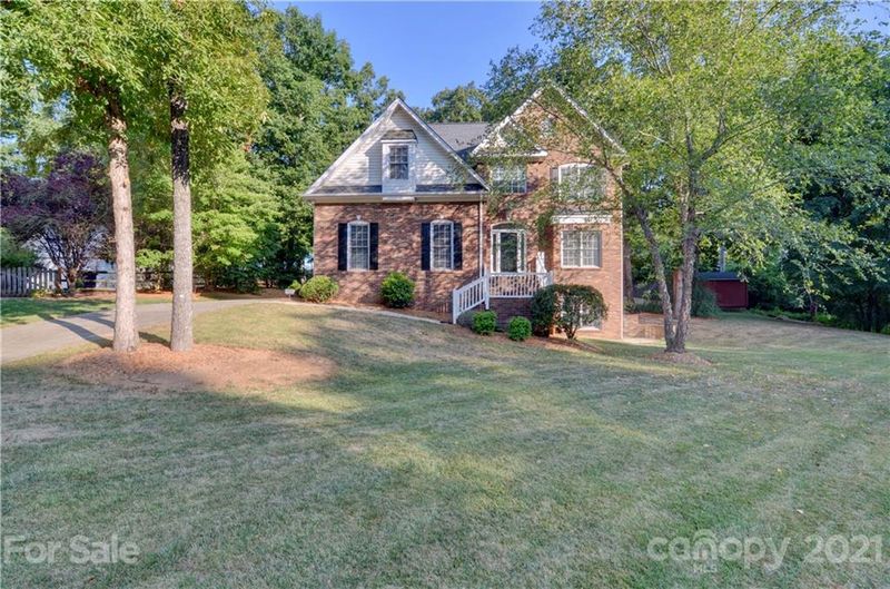 3015 Chinaberry Ct, Matthews, NC 28104