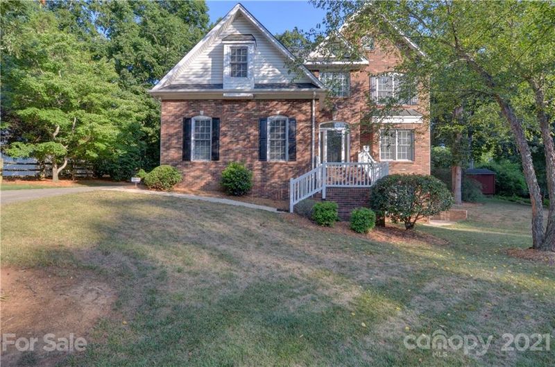 3015 Chinaberry Ct, Matthews, NC 28104