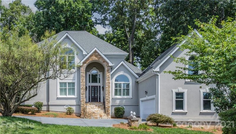 3900 Ayrshire Pl, Charlotte, NC 28210