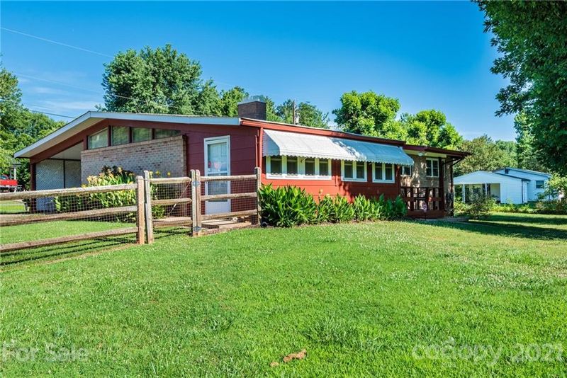 100 Parlier Ave NE, Conover, NC 28613
