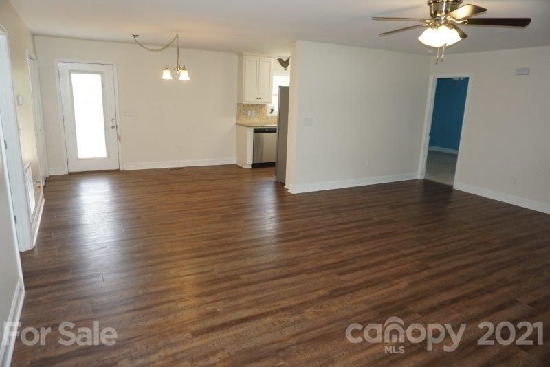 1076 Park Cir, Lincolnton, NC 28092