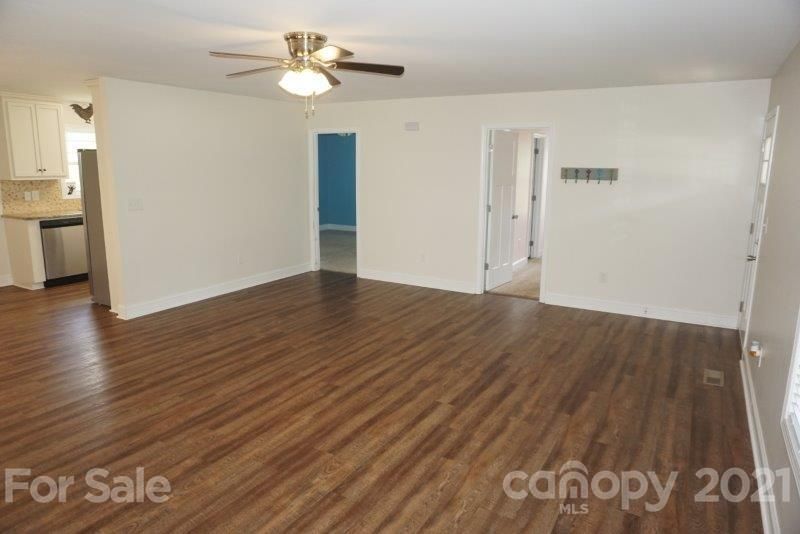 1076 Park Cir, Lincolnton, NC 28092