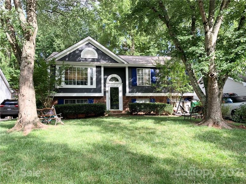 927 Glenfiddich Dr, Charlotte, NC 28215