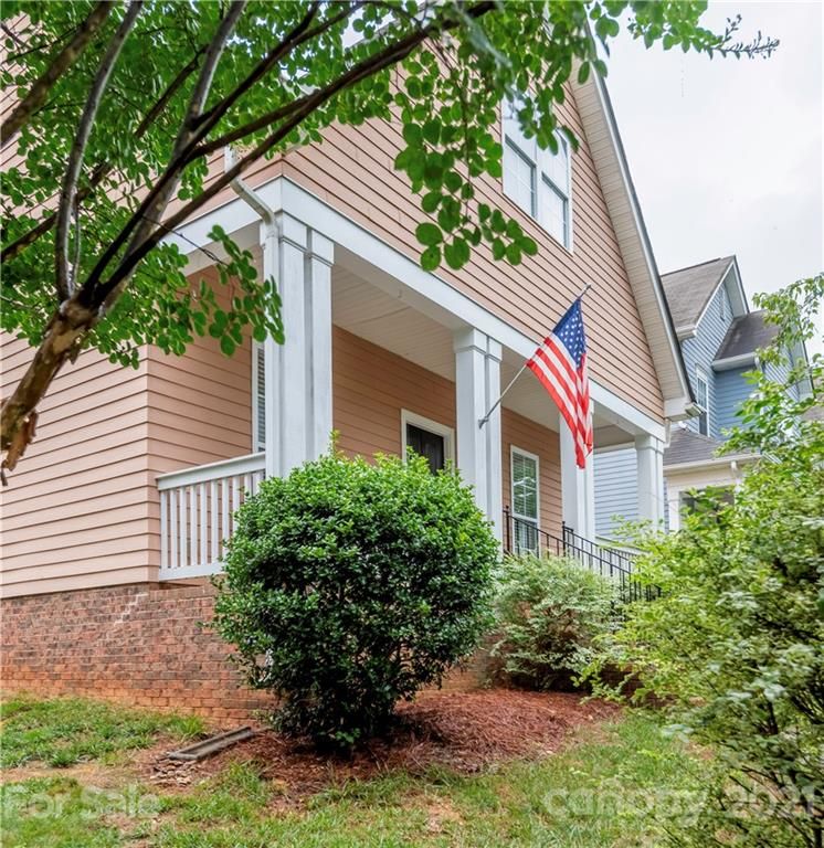 130 E Morehouse Ave, Mooresville, NC 28117
