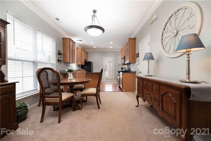 130 E Morehouse Ave, Mooresville, NC 28117